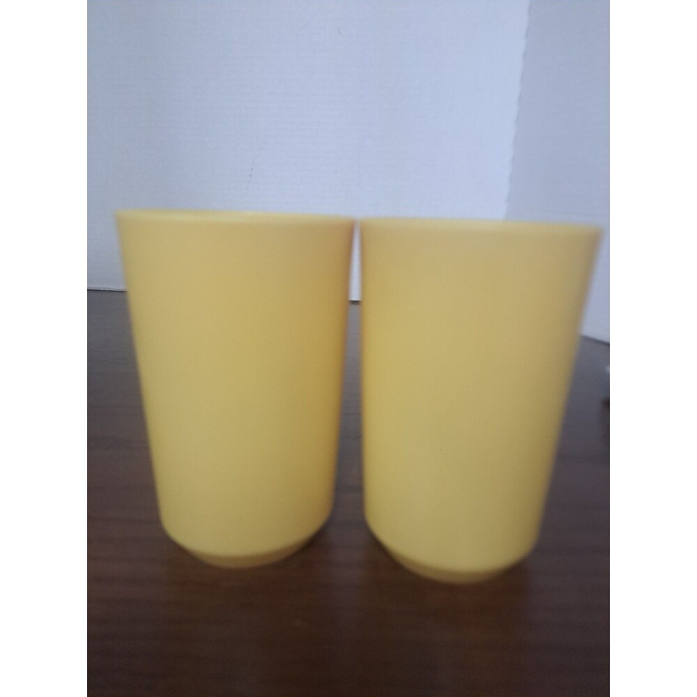 Set Of 2 Vintage Rubbermaid Harvest Gold Plastic Juice Cups